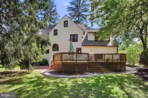 Exterior - 273 Strafford Ave, Wayne, PA 19087 photo 7 of 10