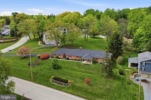 101 Caswallen Dr, West Chester, PA 19380