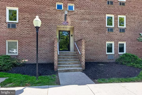 300 Campbell Cir #F-10, Downingtown, PA 19335