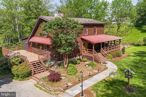 1821 W Strasburg Rd, West Chester, PA 19382