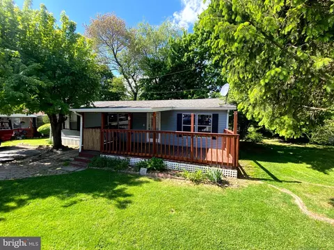 6 Londonderry Ct, Cochranville, PA 19330