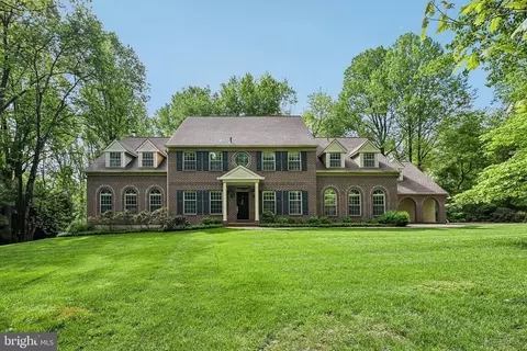 2 Bittersweet Dr, West Chester, PA 19382