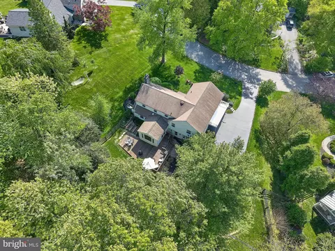View/Area - 135 Clover Hill Ln, Wayne, PA 19087 photo 1 of 2