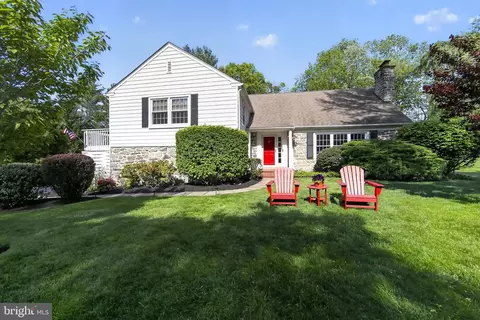 Exterior - 135 Clover Hill Ln, Wayne, PA 19087 photo 8 of 8