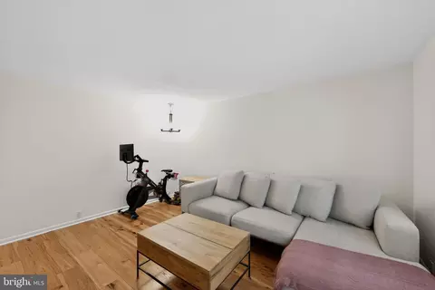 Living - 135 Clover Hill Ln, Wayne, PA 19087 photo 6 of 6