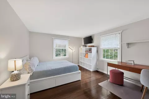Bedroom - 135 Clover Hill Ln, Wayne, PA 19087 photo 8 of 13