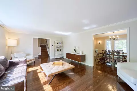 Living - 135 Clover Hill Ln, Wayne, PA 19087 photo 3 of 3