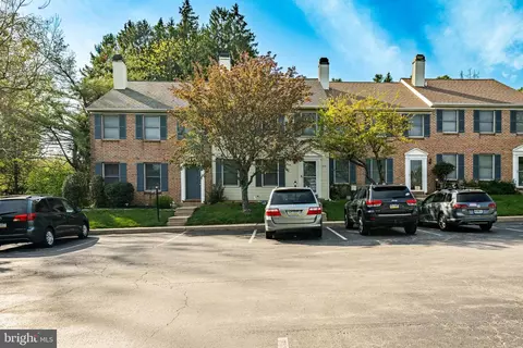 419 Holly Tree Ct, Chester Springs, PA 19425