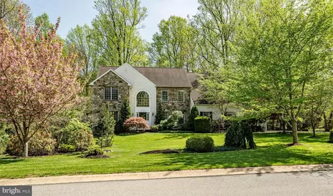 1413 Hampton Dr, Downingtown, PA 19335