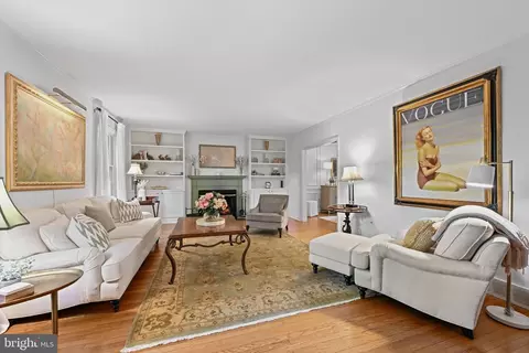 290 Forest Hills Cir, Devon, PA 19333 photo 2