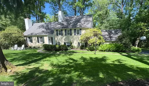 290 Forest Hills Cir, Devon, PA 19333
