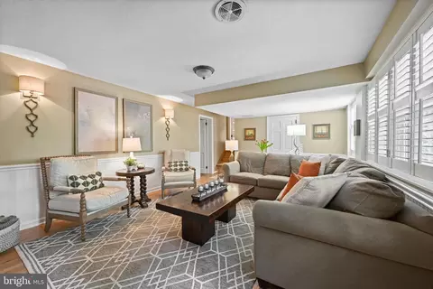 290 Forest Hills Cir, Devon, PA 19333 photo 18