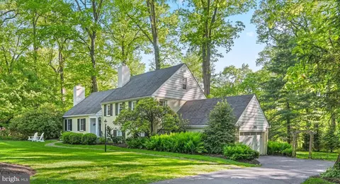 290 Forest Hills Cir, Devon, PA 19333