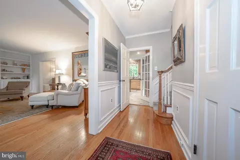 290 Forest Hills Cir, Devon, PA 19333 photo 4