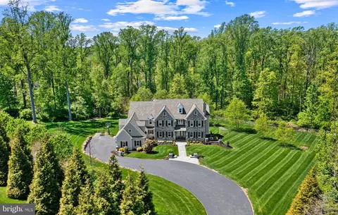 2207 White Horse Rd, Berwyn, PA 19312