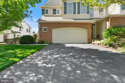 247 Deepdale Dr, Kennett Square, PA 19348