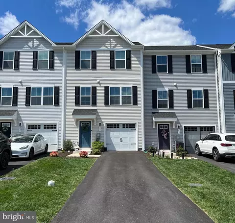 235 Hamilton Ln, Coatesville, PA 19320