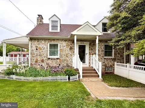 683 Ridge Rd, Spring City, PA 19475