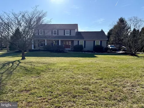 2 Audrey Lynn Dr, West Brandywine, PA 19320