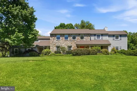 851 Box Hill Ln, Wayne, PA 19087
