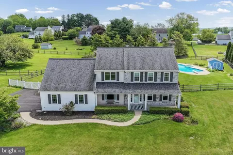 152 Shore Line Dr, Honey Brook, PA 19344