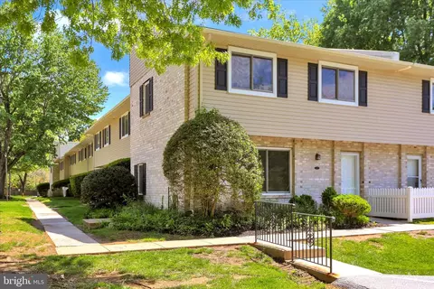 301 Village Walk #301, Exton, PA 19341