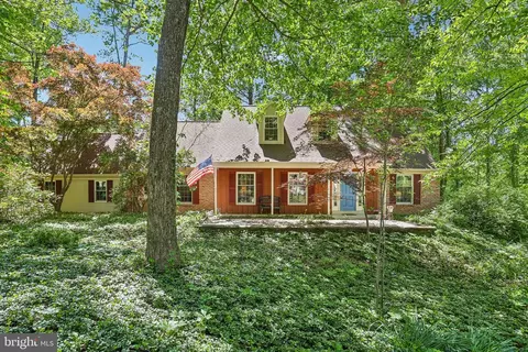 829 Nathan Hale Dr, West Chester, PA 19382