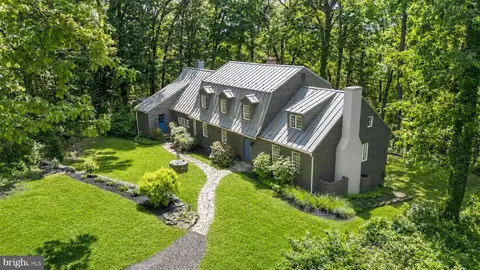 1242 Jaine Ln, Chester Springs, PA 19425
