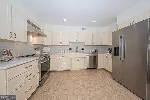 Kitchen - 495 Church Rd, Devon, PA 19333 photo 3 of 5
