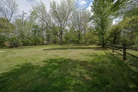 Exterior - 495 Church Rd, Devon, PA 19333 photo 6 of 10