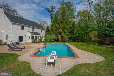 Exterior - 495 Church Rd, Devon, PA 19333 photo 7 of 10