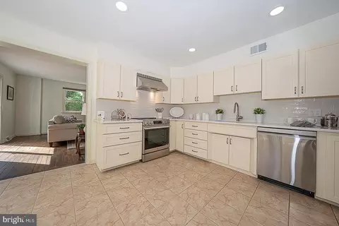 Kitchen - 495 Church Rd, Devon, PA 19333 photo 4 of 5