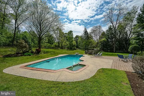 Exterior - 495 Church Rd, Devon, PA 19333 photo 9 of 10