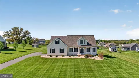 329 Century Oak Dr, Oxford, PA 19363