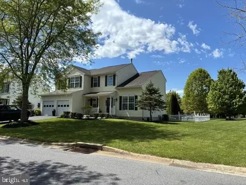 25 N Danbury Cir, Coatesville, PA 19320