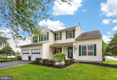 25 N Danbury Cir, Coatesville, PA 19320