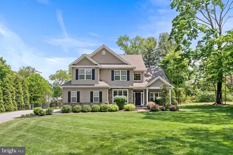 515 Old Eagle School Rd, Wayne, PA 19087