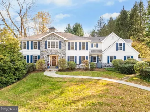 2430 White Horse Rd, Berwyn, PA 19312
