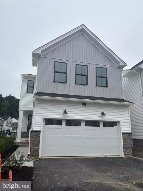 102 Camryn Ct, Downingtown, PA 19335