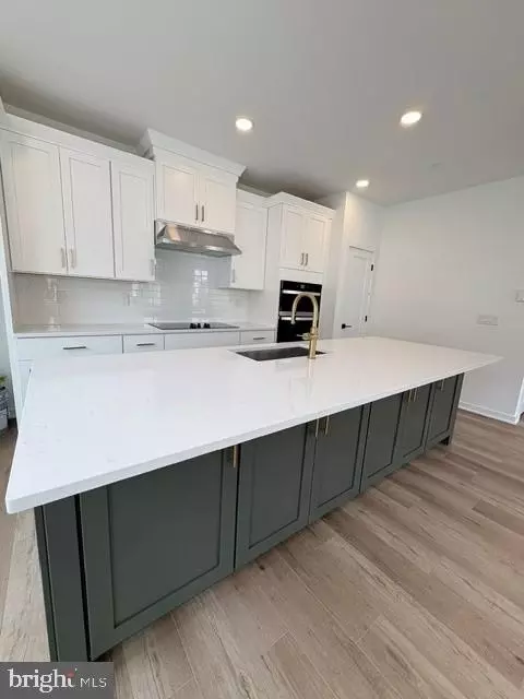 102 Camryn Ct, Downingtown, PA 19335