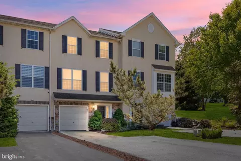 60 Lukens Mill Dr, Coatesville, PA 19320