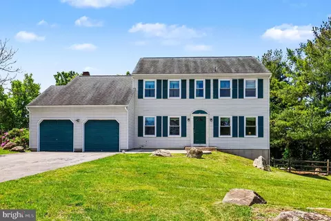 102 Heather Hill Dr, Downingtown, PA 19335