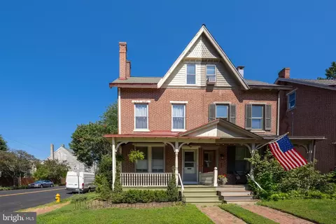 255 Dean St, West Chester, PA 19382