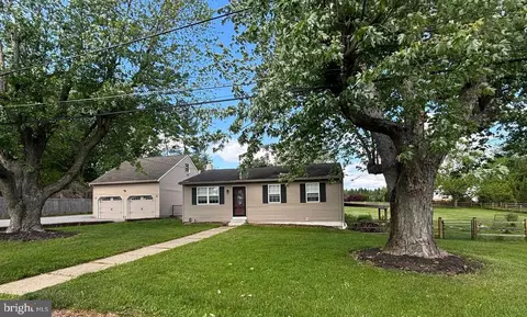 388 Hipkins Rd, West Grove, PA 19390