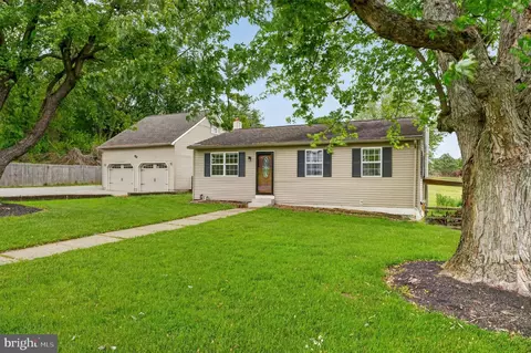 388 Hipkins Rd, West Grove, PA 19390