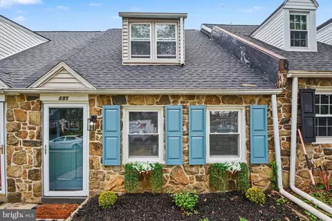 885 Woodlawn Ave, Phoenixville, PA 19460