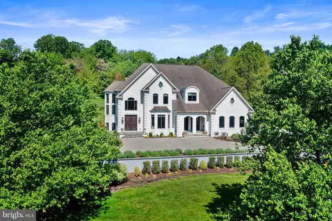 411 Red Clay Dr, Kennett Square, PA 19348