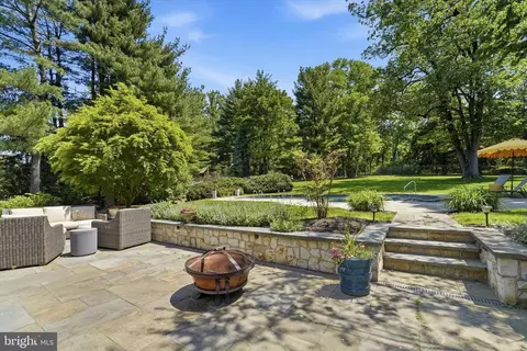 Exterior - 509 Northfield Rd, Devon, PA 19333 photo 6 of 18