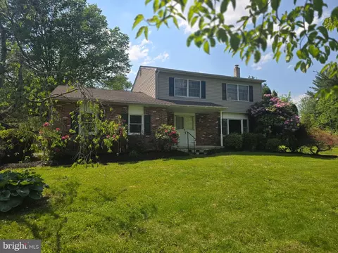 223 Trythall Rd, Elverson, PA 19520