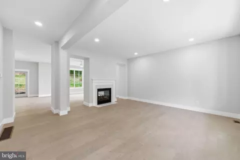 Living - 77 Spring Rd, Malvern, PA 19355 photo 2 of 11